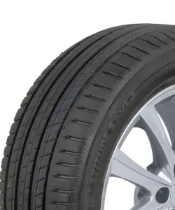 MICHELIN 235/65R17 104V Latitude Sport 3