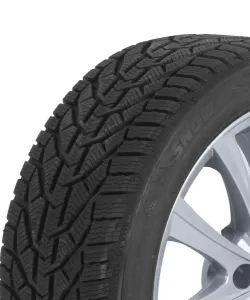 KORMORAN 235/40R18 95V Snow